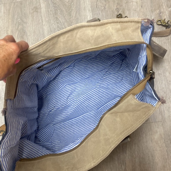 Clea Ray Pret-a-Porter French vintage inspired duffle bag.  NWT. 16”x14”x7” tote - Picture 9 of 10